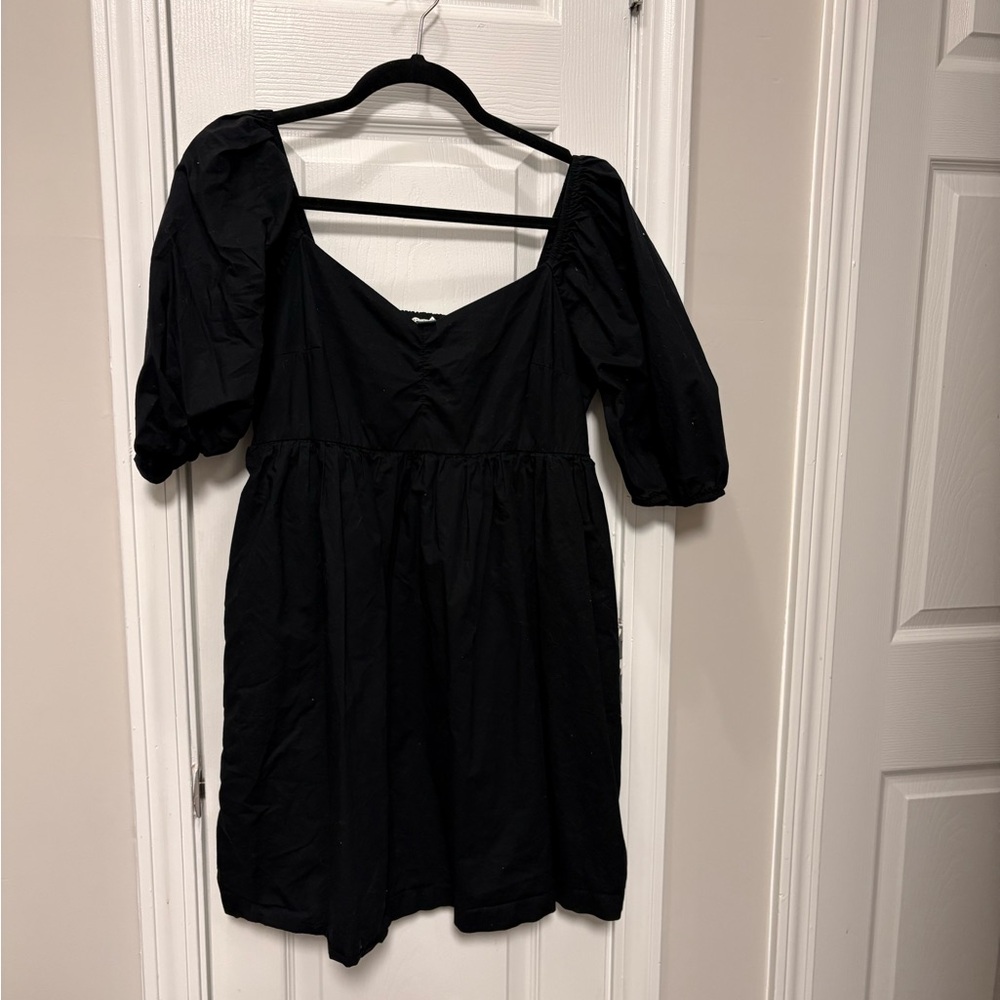 AE Elegant Black Puff Sleeve Dress